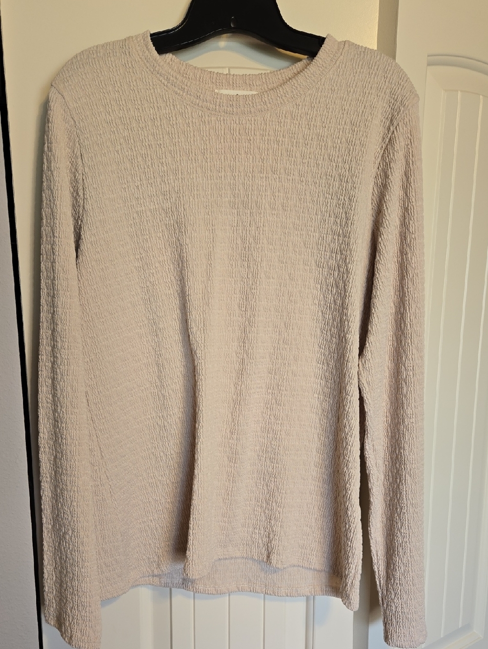 Everyday Lightweight Crewneck Long-Sleeve Top - Light Beige